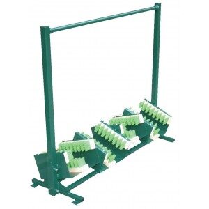 Green golf club boot wiper stand with brushes